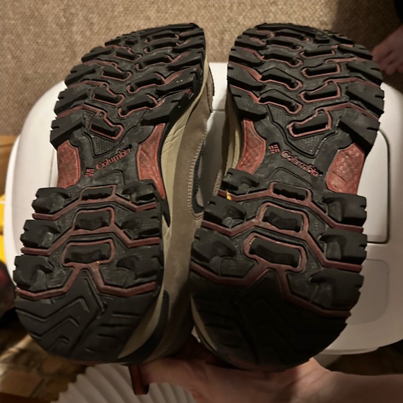 Brown Boots with Lace-up Front and Durable Soles - Picture 2 of 3